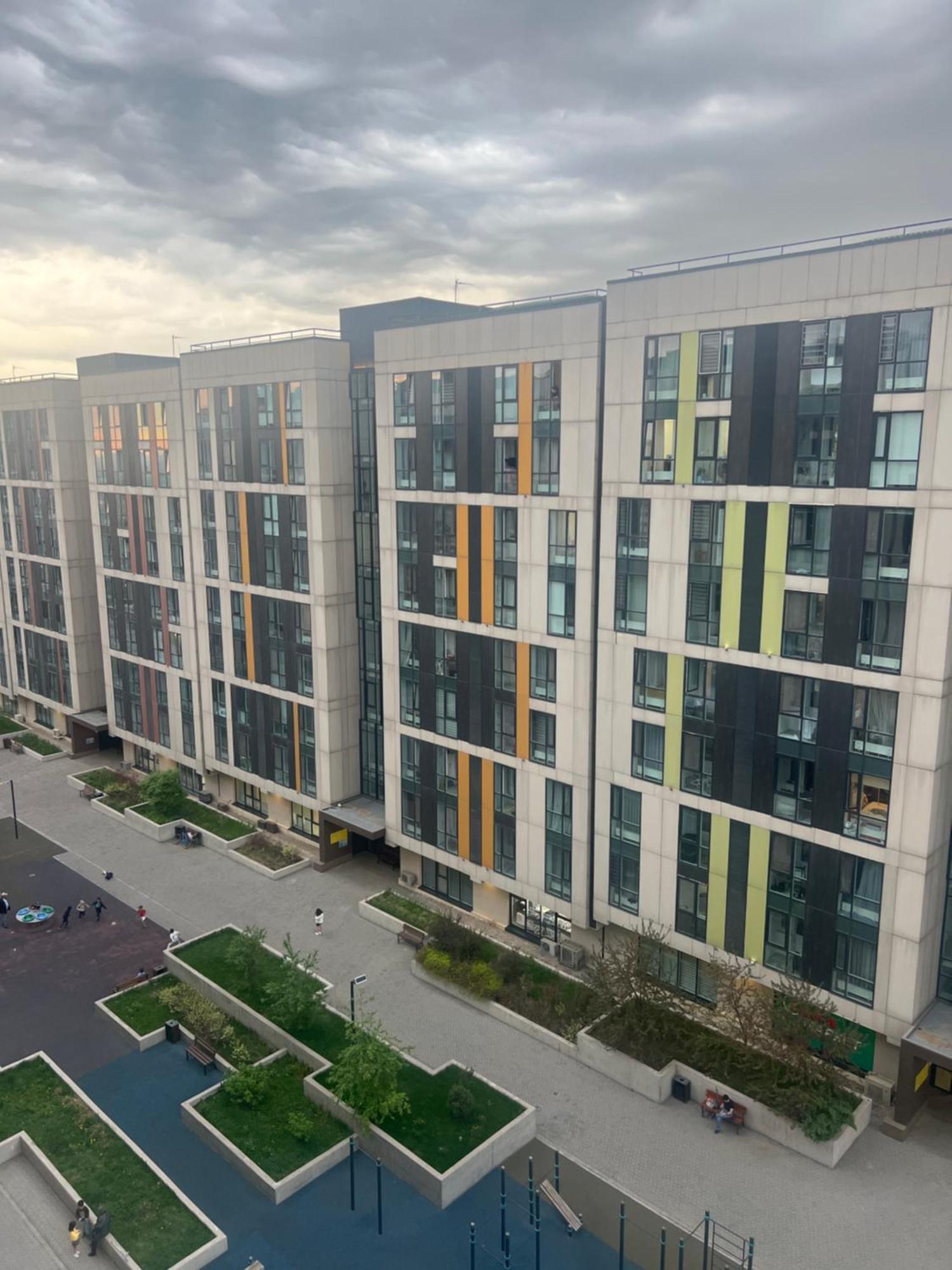 Однушка В Жк Абая 130/2 2019 Г.П. Leilighet Almaty Eksteriør bilde